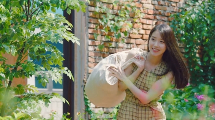 지구를 지키는 아이유 | 인스티즈