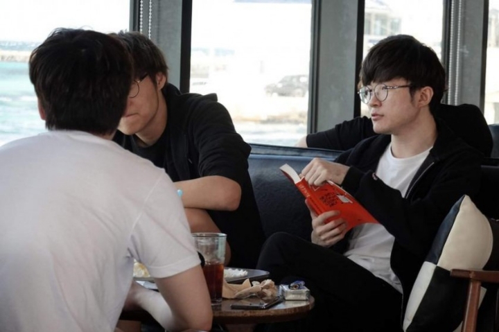 페이커가 제주도에서 읽은 책.jpg | 인스티즈