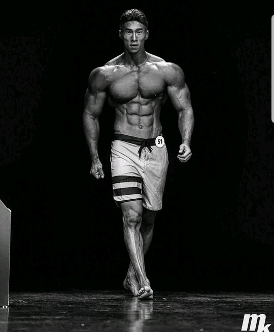 국내 피지크를 1년여만에 접수한 괴물신인 김민수 | 인스티즈