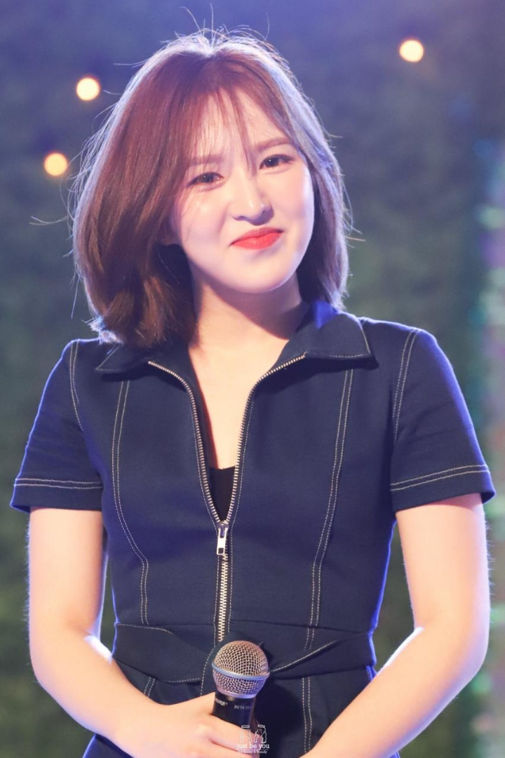 레드벨벳 청청패션 웬디 .gif | 인스티즈