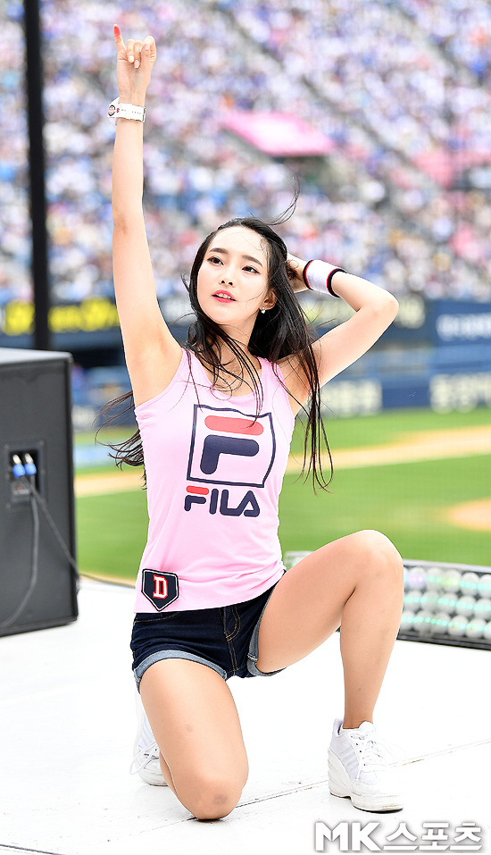 시원시원한 치어리더 이나경 | 인스티즈