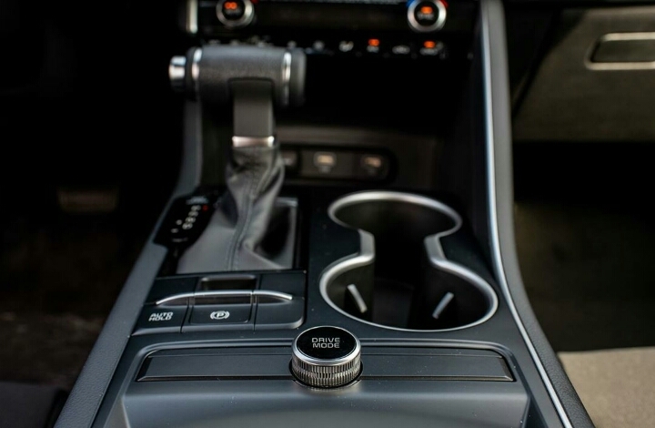 미국 매장에 입고된 기아 K5 | 인스티즈