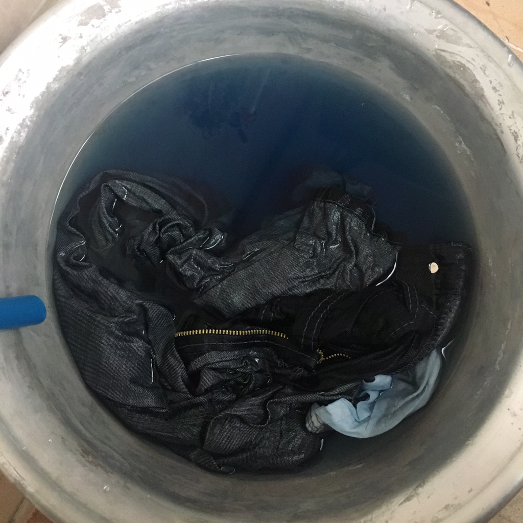 청바지 물이 너무많이빠져서 나염티셔츠를 만들기로했다 | 인스티즈