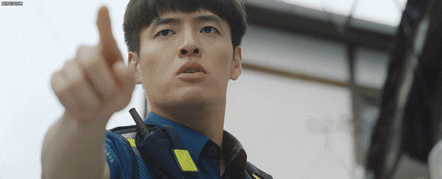 로맨틱코미디 드라마에서 세상 촌시럽지만 시골 똥개같은 남주.gif | 인스티즈