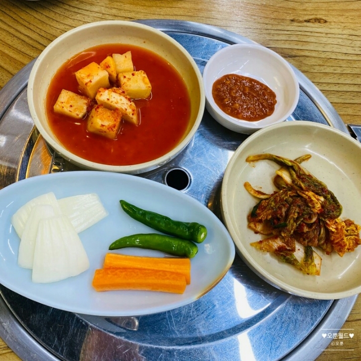 청기와 감자탕 이미지