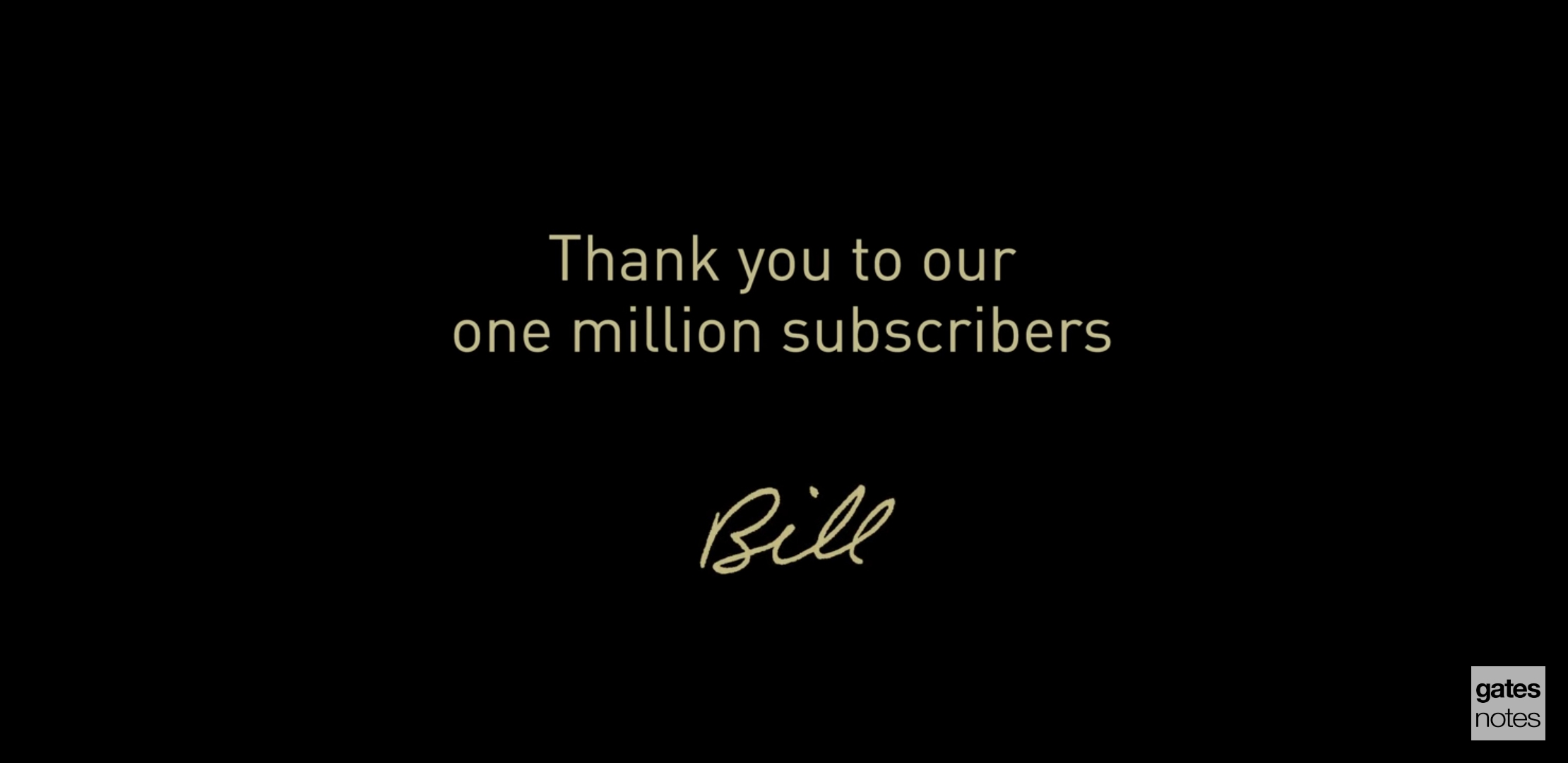 왠지 안 어울려서 뻘하게 터지는 한 유튜버의 골든버튼 언박싱 | 인스티즈