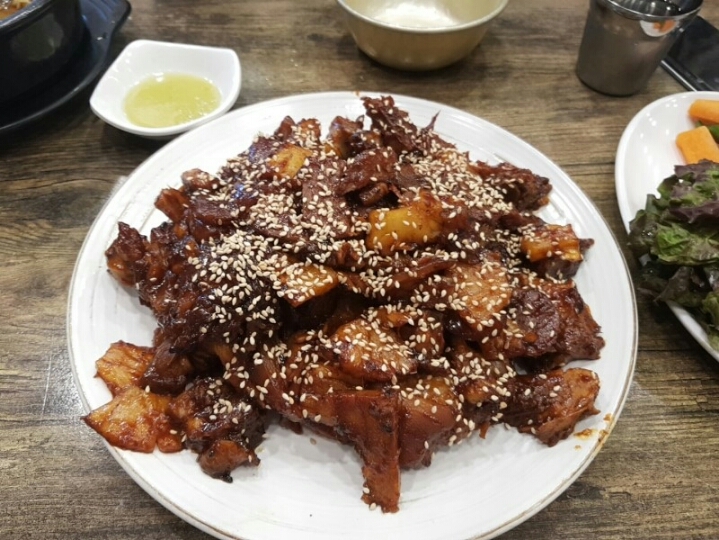 밥과족발 이미지