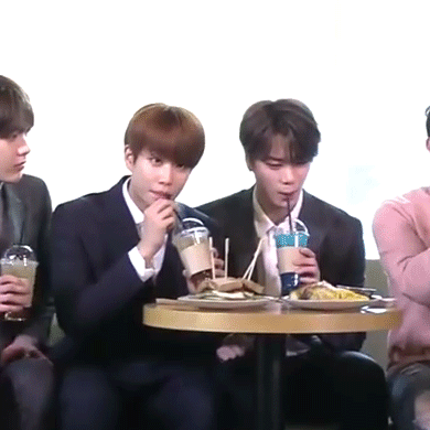 자본주의가 지켜준 미소.gif | 인스티즈