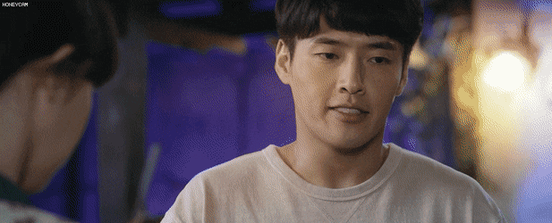 로맨틱코미디 드라마에서 세상 촌시럽지만 시골 똥개같은 남주.gif | 인스티즈