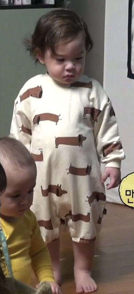 건후 전신 사진만 모아봤습니다 | 인스티즈