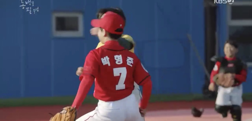 [동백꽃필무렵] 원래가 히어로는 막판이다 | 인스티즈