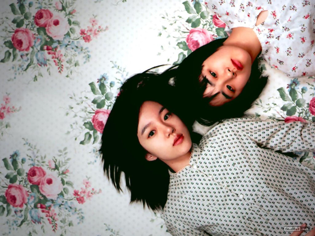 영화 장화홍련에서 친자매로 나왔던 임수정과 문근영 | 인스티즈