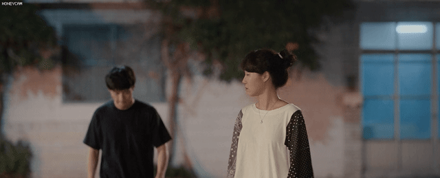 로맨틱코미디 드라마에서 세상 촌시럽지만 시골 똥개같은 남주.gif | 인스티즈