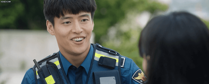 로맨틱코미디 드라마에서 세상 촌시럽지만 시골 똥개같은 남주.gif | 인스티즈