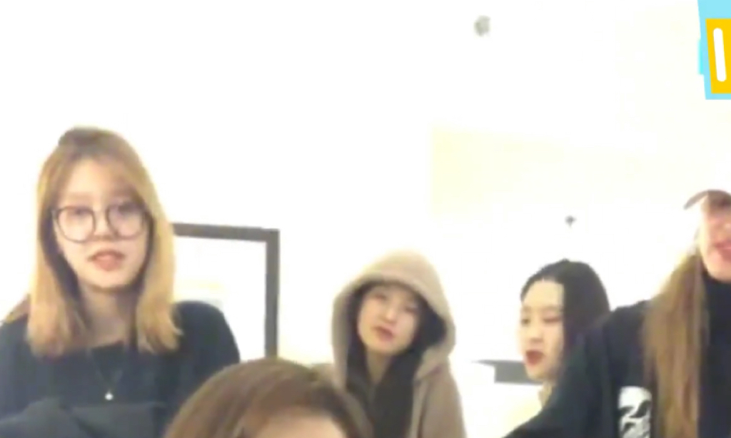 브이앱 중 악플러에게 일침 날리는 오마이걸 멤버들 | 인스티즈