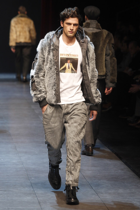 저는 그냥 수많은 갈색머리에 파란눈을 가진 남자중에 한명이에요 | 인스티즈