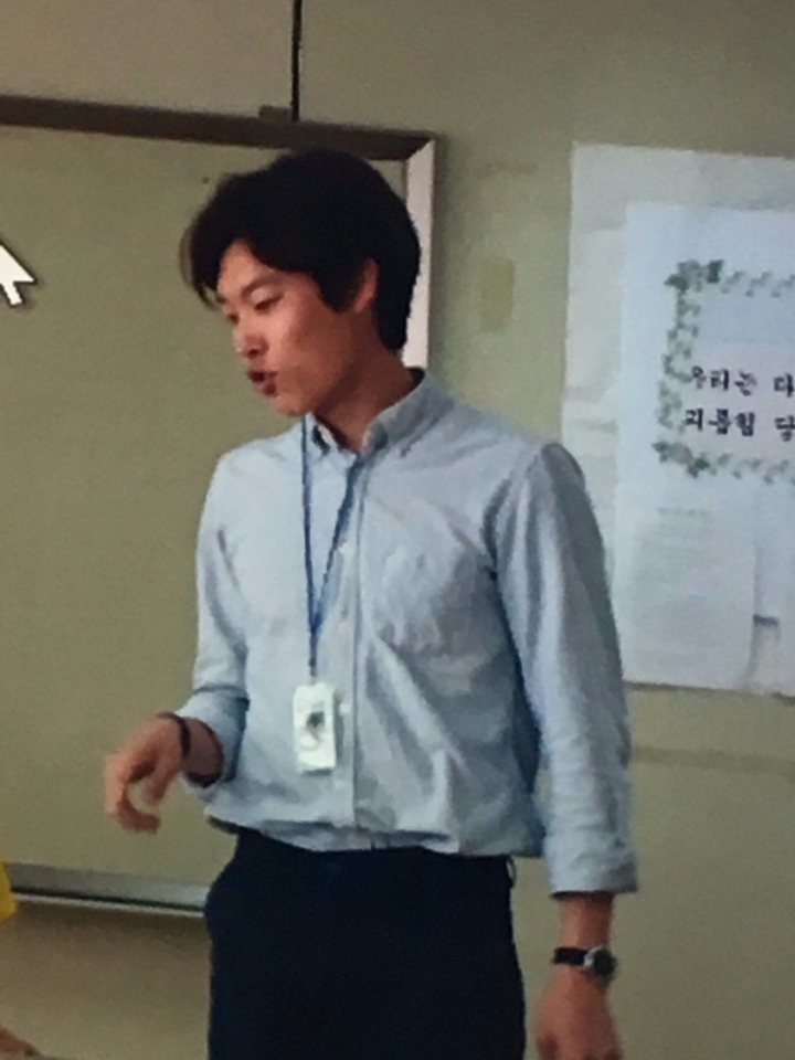 무대인사에서 데뷔전 방과후 뮤지컬 교사 때 가르치던 제자가 찾아온 배우 | 인스티즈