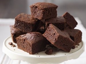 당신의 눈 앞에 진하고 맛있는 브라우니가 있다. 당신의 선택은?.jpg | 인스티즈