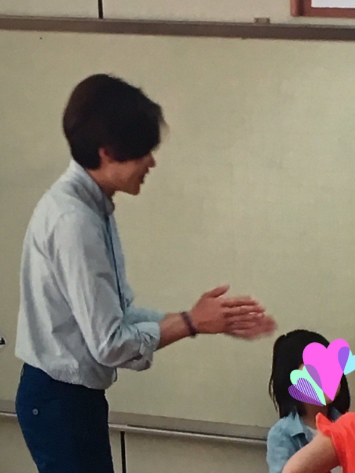 무대인사에서 데뷔전 방과후 뮤지컬 교사 때 가르치던 제자가 찾아온 배우 | 인스티즈