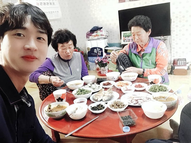 가시나들 촬영이 끝나고도 개인적으로 할머니 뵈러간 장동윤 | 인스티즈