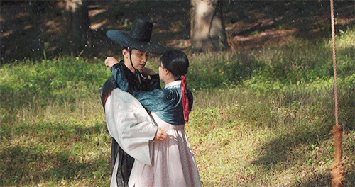 [조선로코녹두전] 긴장이 영상을 뚫고 나오는 장동윤 김소현 키스신 메이킹 | 인스티즈