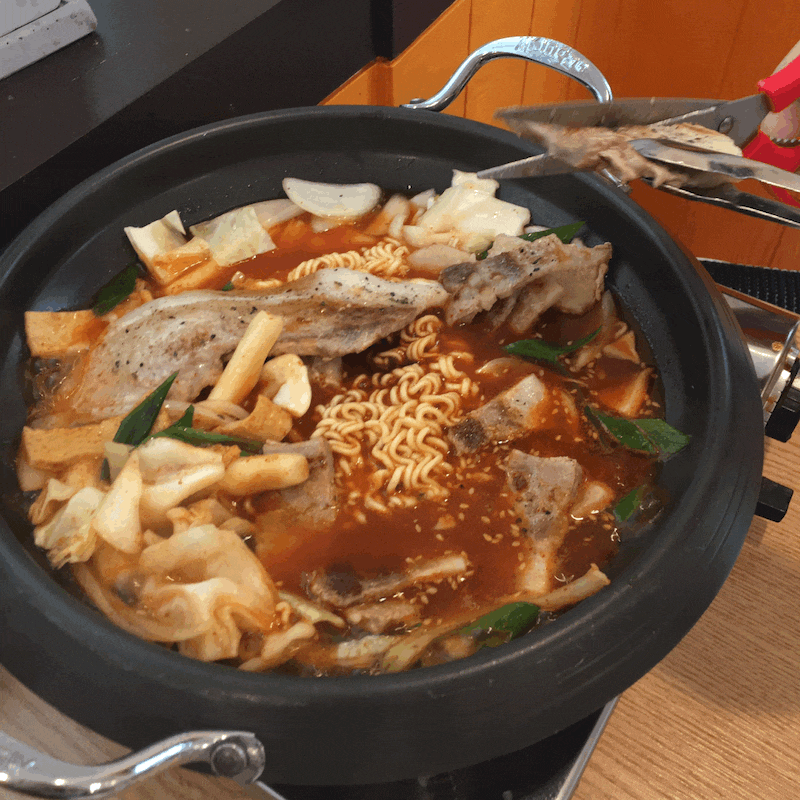 삼겹살 떡볶이.gif | 인스티즈