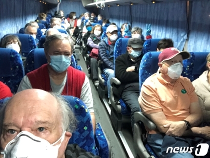 日크루즈선 탈출한 미국인 300여명 중 14명 코로나 확진 | 인스티즈