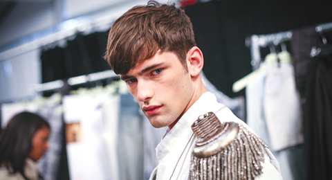 저는 그냥 수많은 갈색머리에 파란눈을 가진 남자중에 한명이에요 | 인스티즈