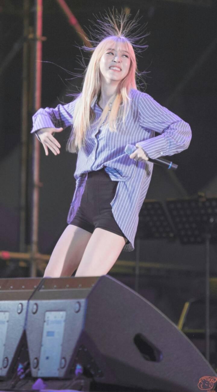 걸그룹 무대위 정전기 3대 레전드 | 인스티즈