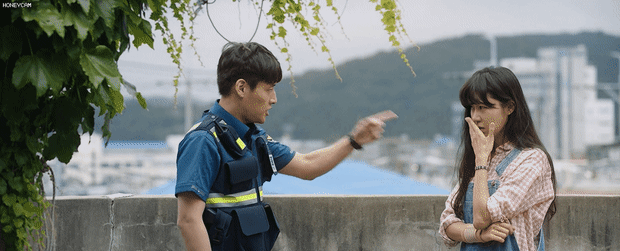 로맨틱코미디 드라마에서 세상 촌시럽지만 시골 똥개같은 남주.gif | 인스티즈