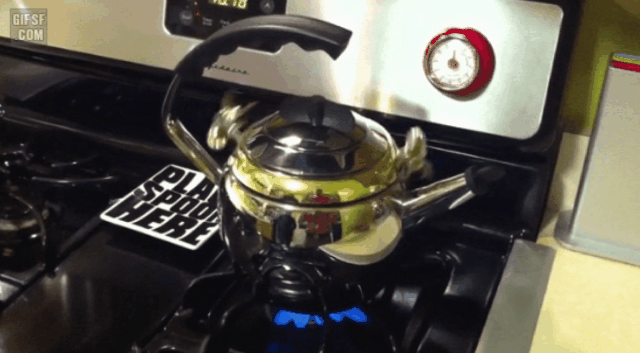 남자들이 좋아하는 쓰잘데기 없는 물건.gif | 인스티즈