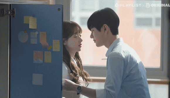 생에 첫 키스신 찍는 아이돌들의 설레는 반응 | 인스티즈