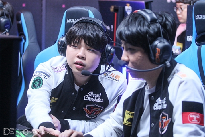 ??? : 사람들이 라이즈 왜 또 풀어줬냐고 뭐라 하는데? | 인스티즈