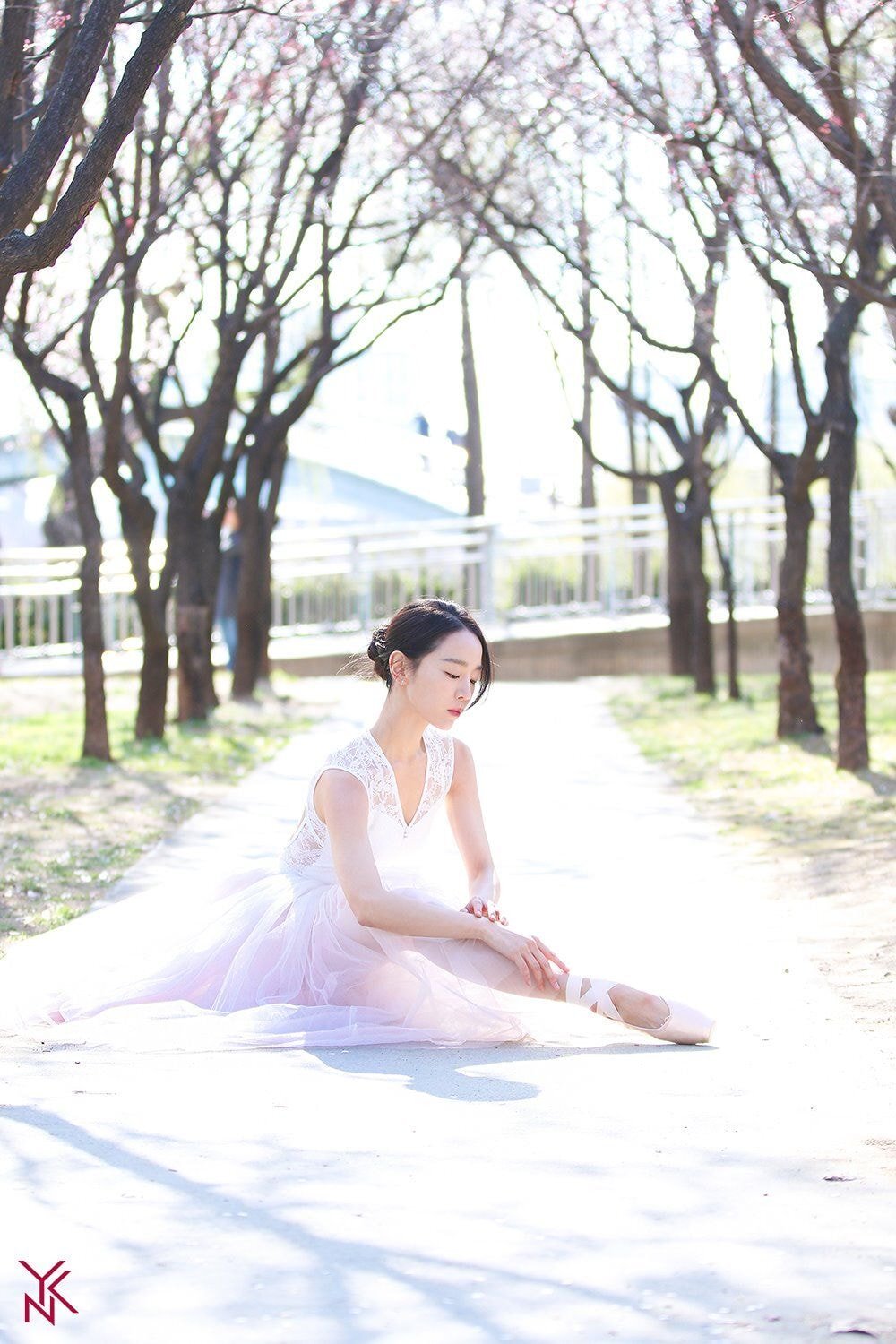 아이돌 찍덕이 입사해서 사진 찍는것 같은 신혜선 소속사 공식 사진들.jpg | 인스티즈