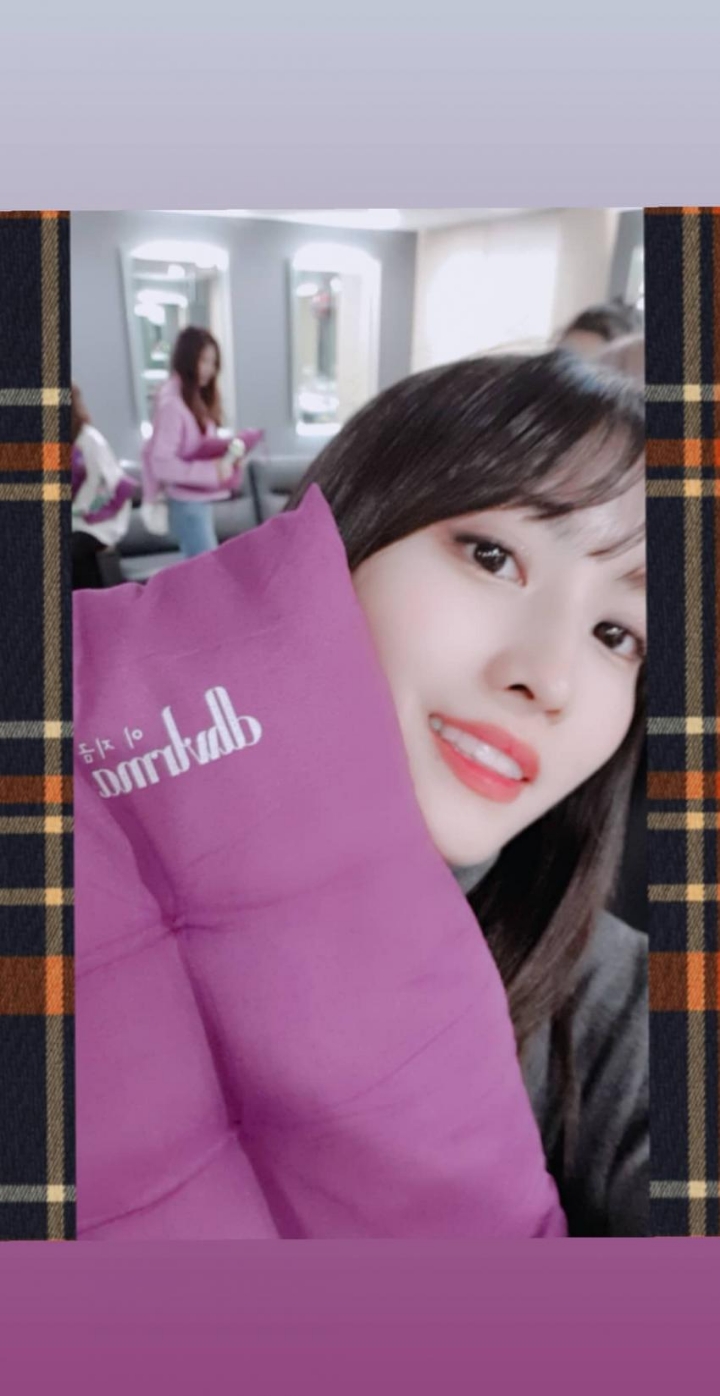 아이유 서울 일요일 콘서트에 온 연예인 .gif | 인스티즈