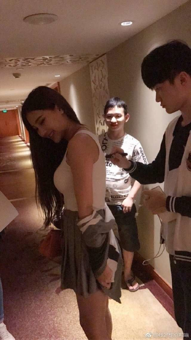 96년생 모솔 프로게이머.gif | 인스티즈