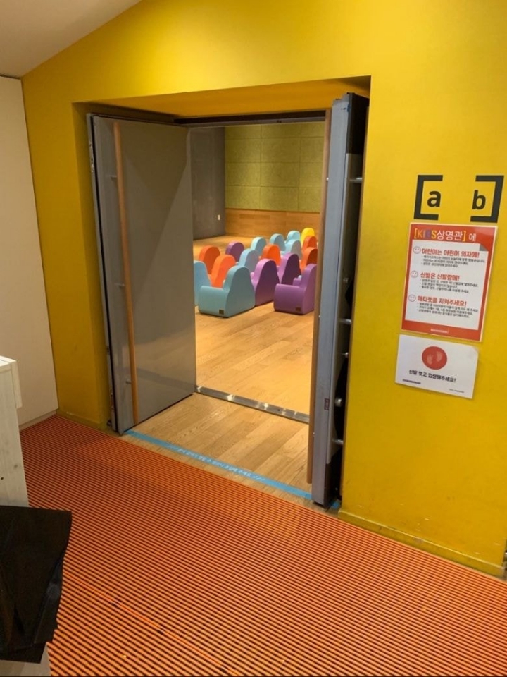 토이스토리 예매 했다가 여친한테 등짝맞음.jpg | 인스티즈