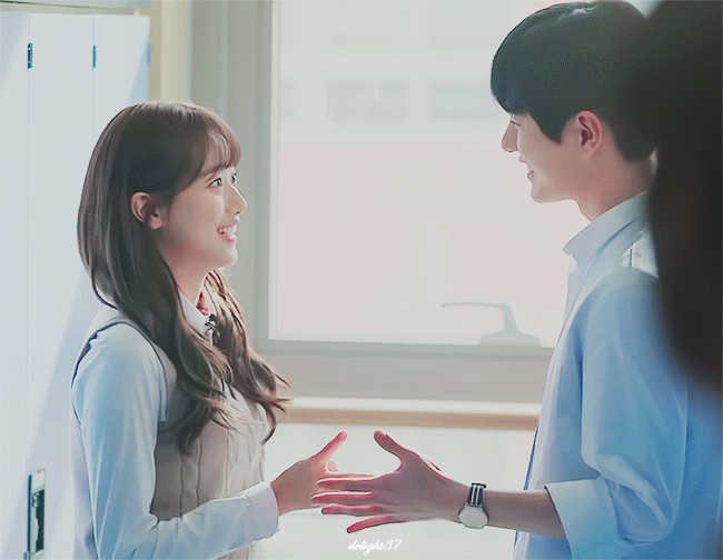 생에 첫 키스신 찍는 아이돌들의 설레는 반응 | 인스티즈