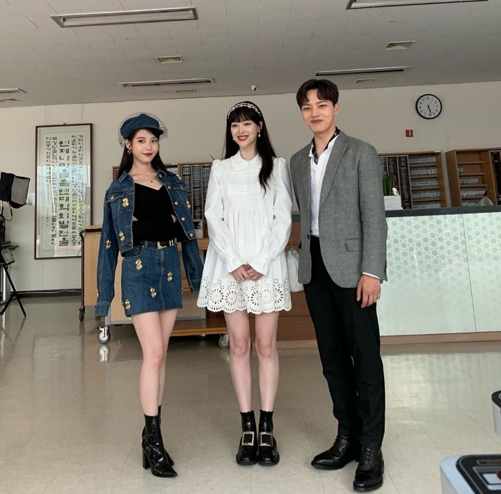 호텔 델루나에 특별 출연 한 설리 (feat. 아이유) | 인스티즈