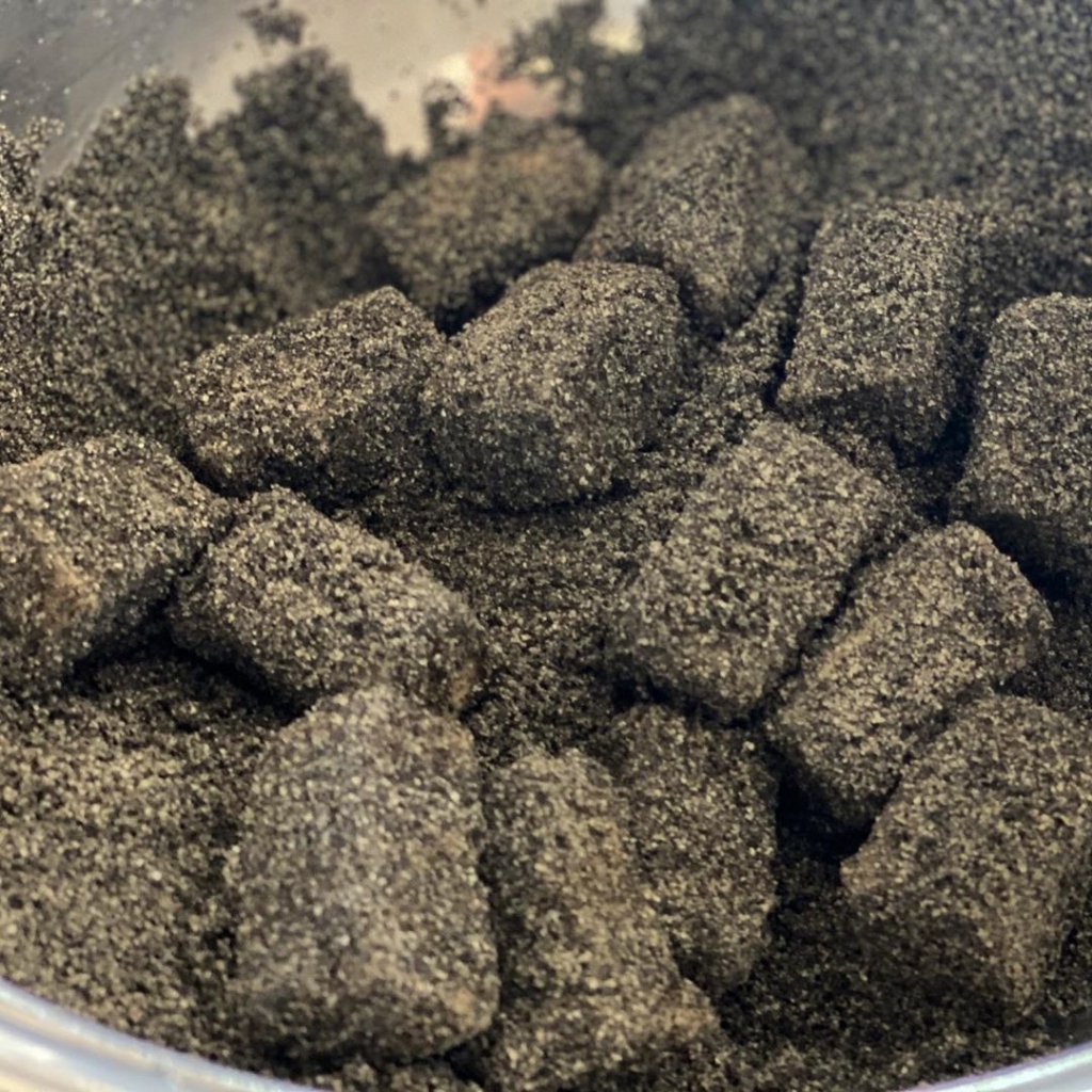 파묻혀버린 인절미...........jpg | 인스티즈