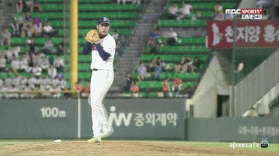 카메라 하나는 기똥차게 잘 쓰는 KBO 중계 수준.GIF | 인스티즈