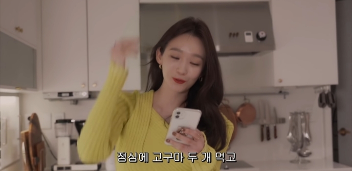 데뷔 후 10년 동안 쭉 50kg을 유지하고 있다는 강민경.jpg | 인스티즈