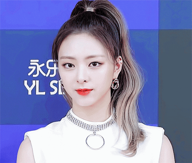 무서울 정도로 눈이 크다는 ITZY 유나.....gif | 인스티즈