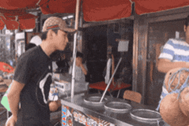 터키 아이스크림 사장님한테 덤빈 손님의 최후.gif | 인스티즈