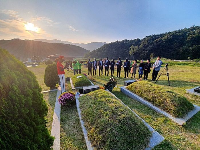 20년전 한국인의 도움으로 최근 한국의 의대를 졸업한 아프리카 제자들 | 인스티즈