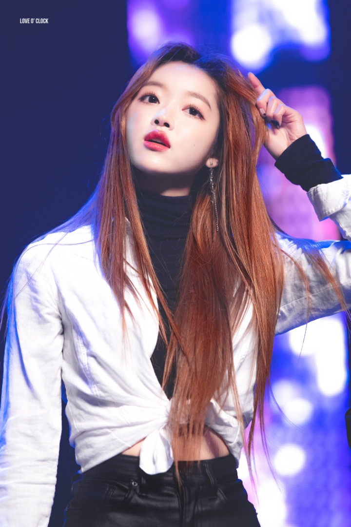 홍콩 mama 가는 오마이걸 유아.jpg | 인스티즈