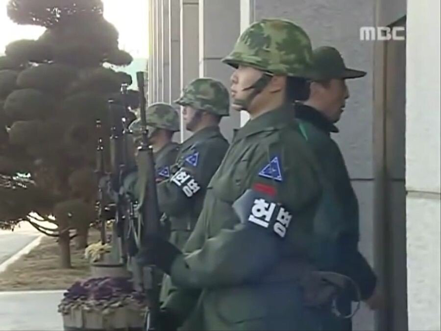 군필 남자라면 지릴 수밖에 없는 장면.JPGIF | 인스티즈