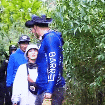 투샷으로 보는 줄리엔강과 슬기 피지컬 차이.jpgif | 인스티즈