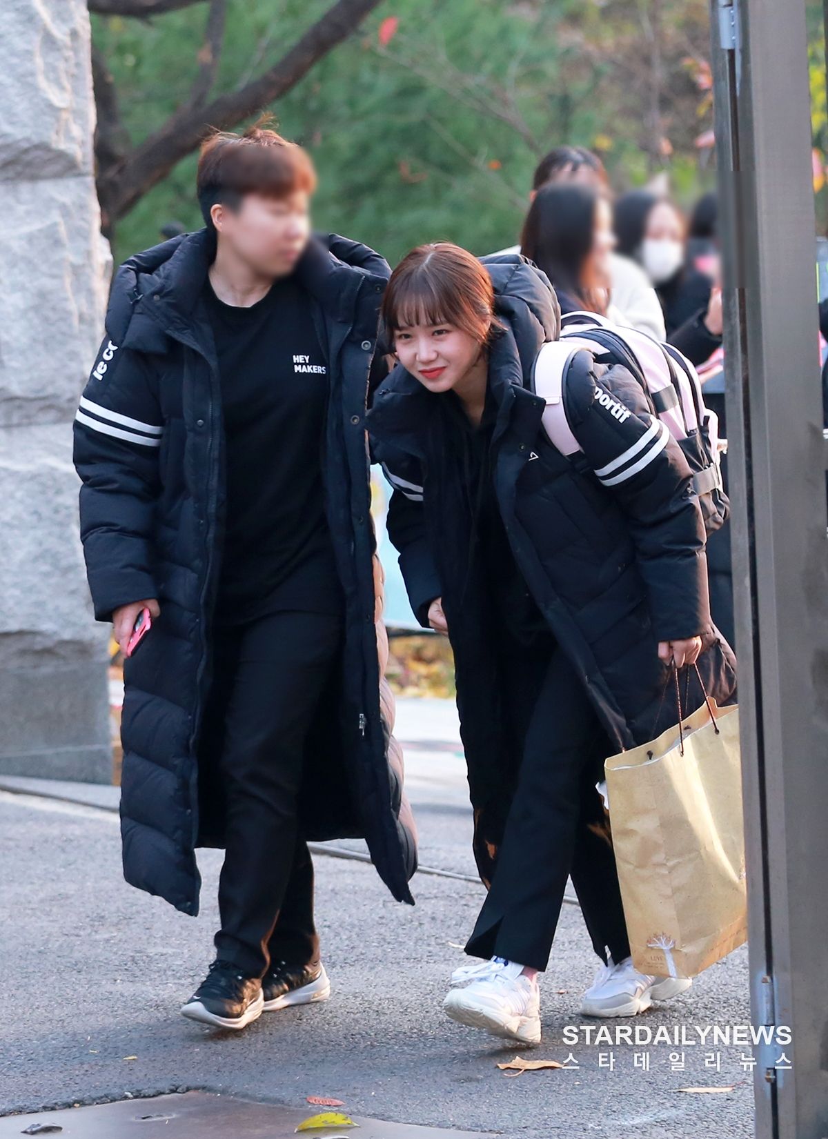 오늘 수능보는데 무언가를 바리바리 싸간 유정이ㅋㅋㅋ | 인스티즈
