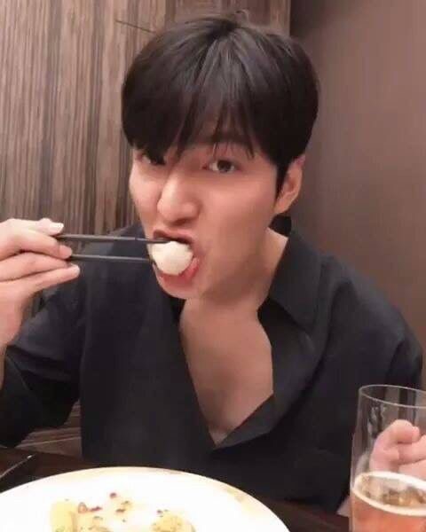 샤오룽바오 먹는법을 몰랐던 이민호.jpg | 인스티즈